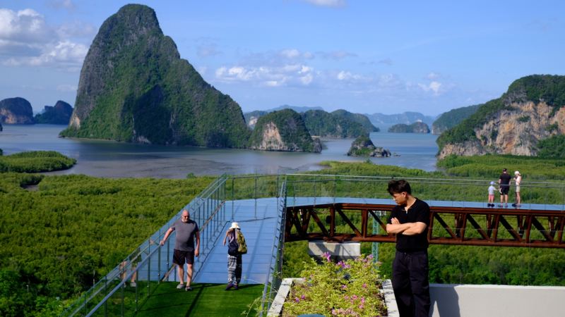 Beyond Skywalk Nangshi: Trải nghiệm trên không tại Vịnh Phang Nga